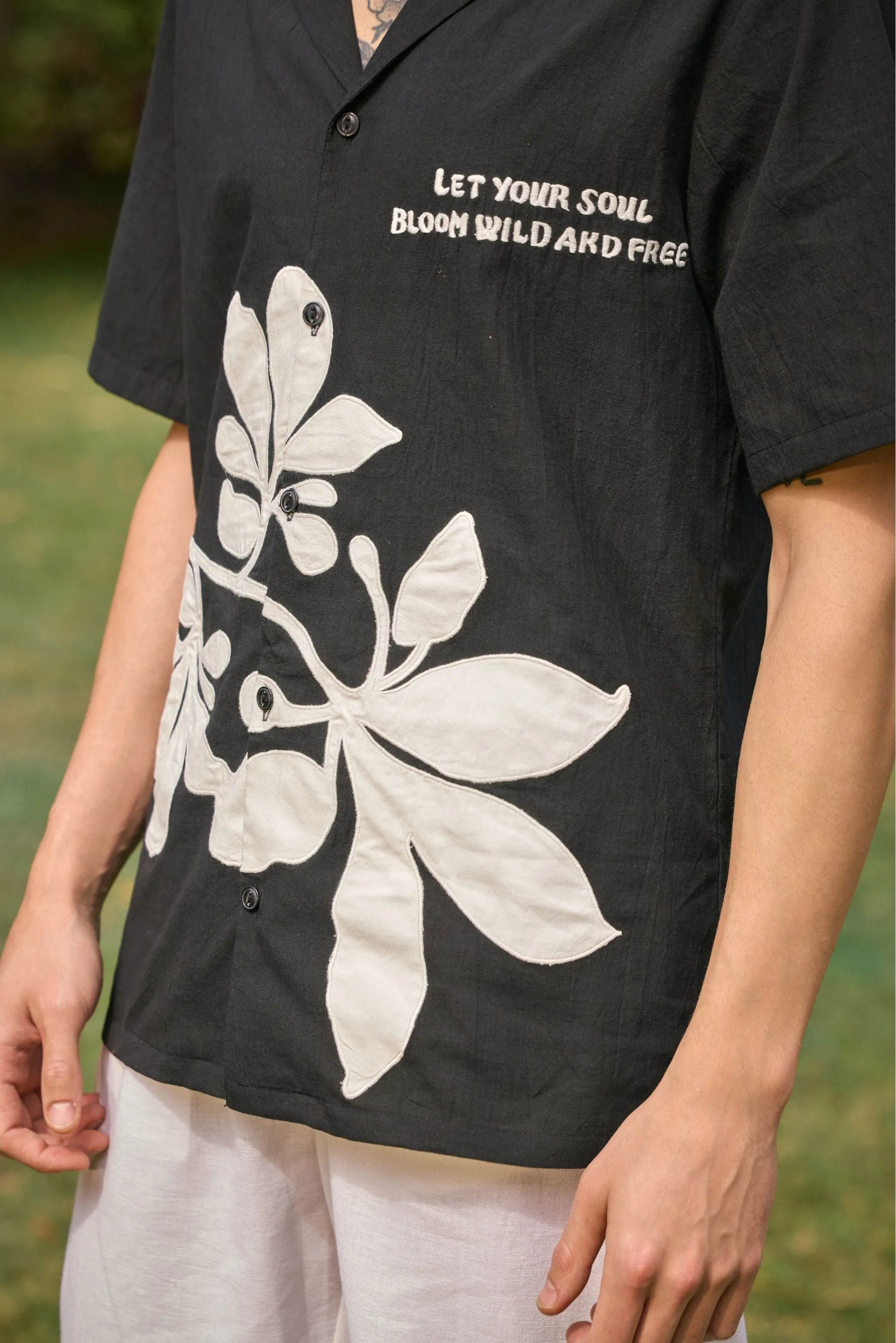 Applique floral Black Shirt