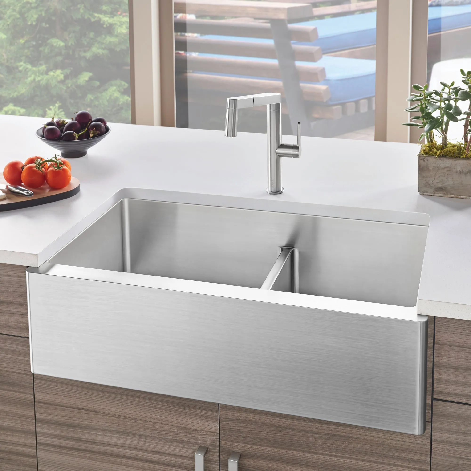 BLANCO 33" Small Radius Stainless Steel Low Divide 60/40 Farmhouse Sink