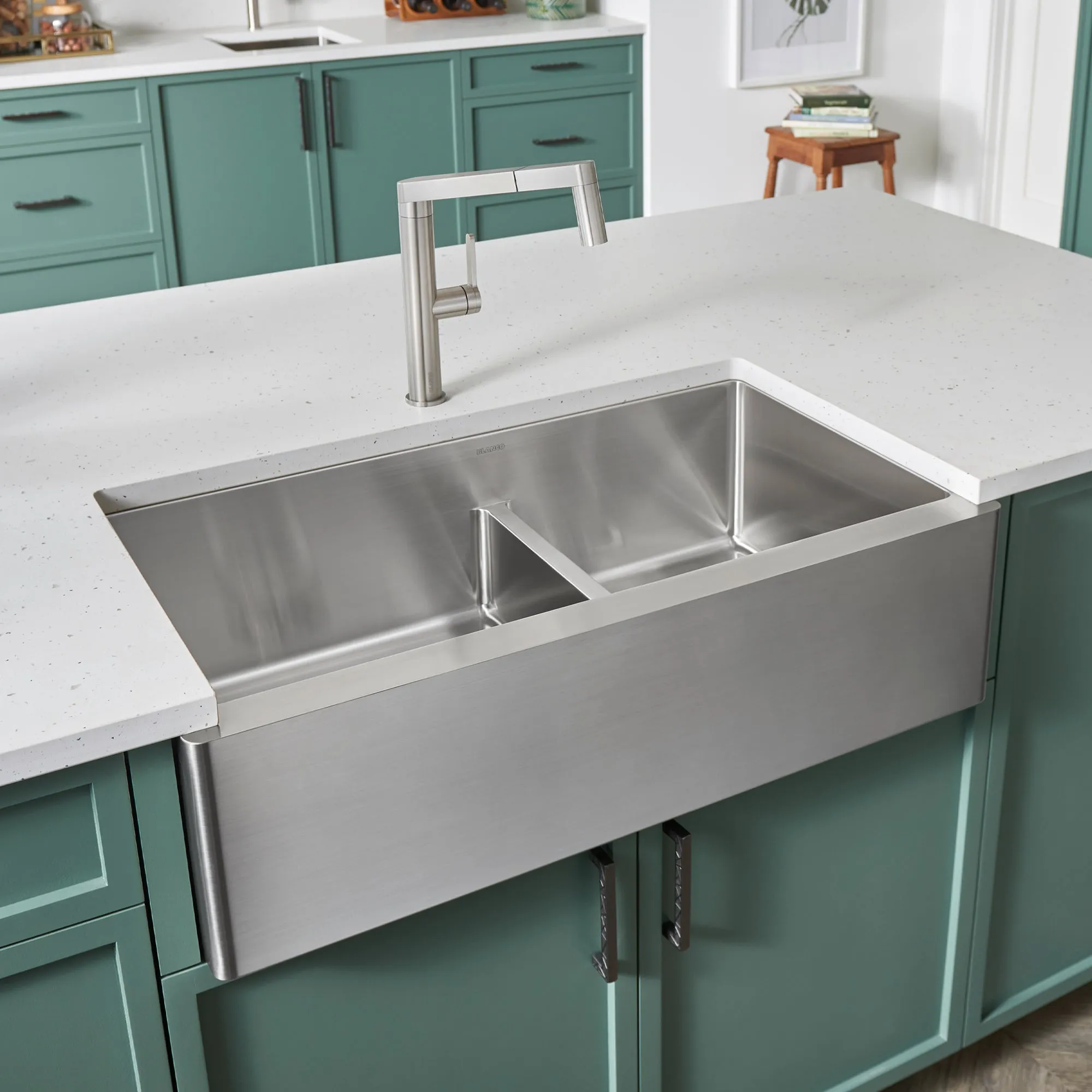 BLANCO 33" Small Radius Stainless Steel Low Divide 60/40 Farmhouse Sink