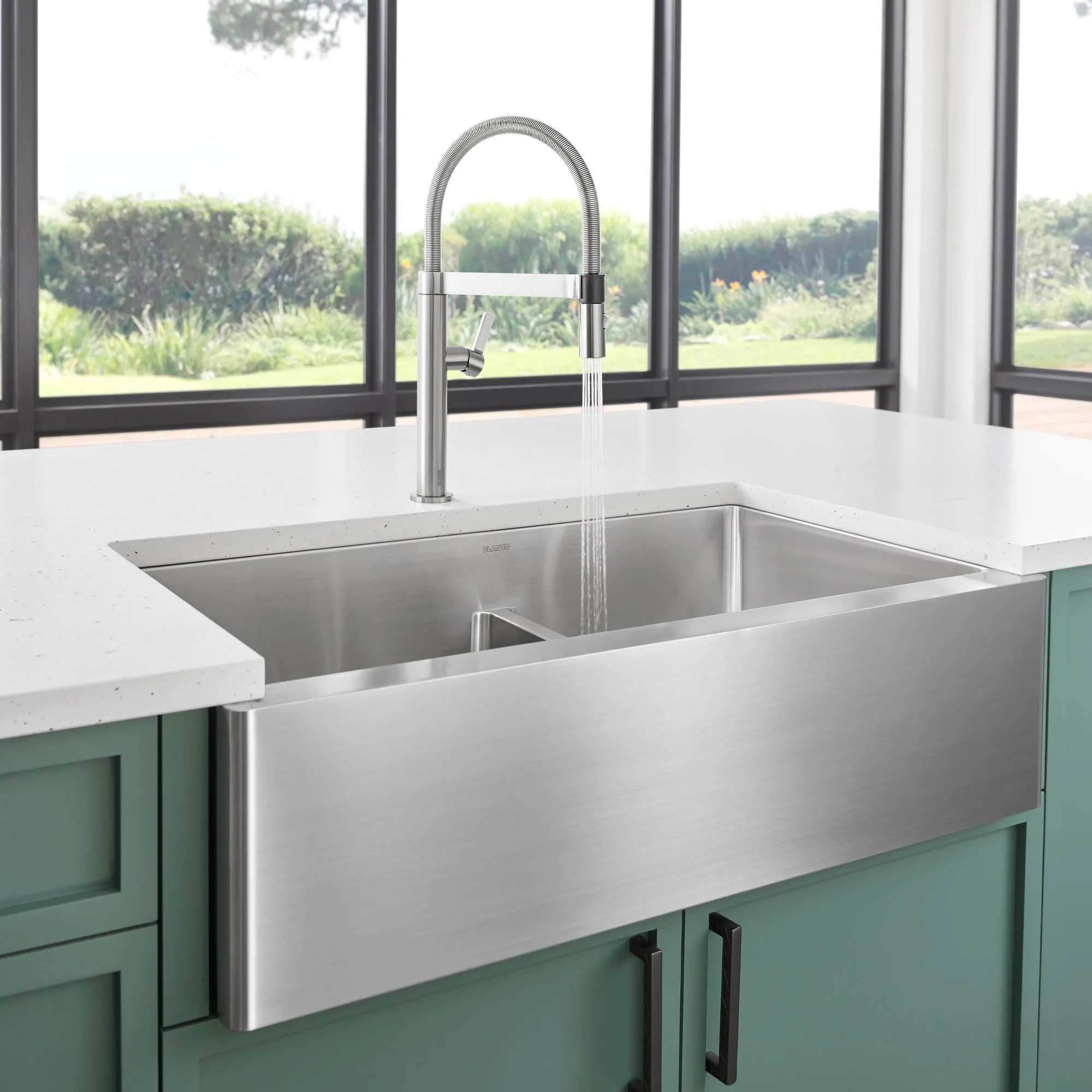 BLANCO 33" Small Radius Stainless Steel Low Divide 60/40 Farmhouse Sink