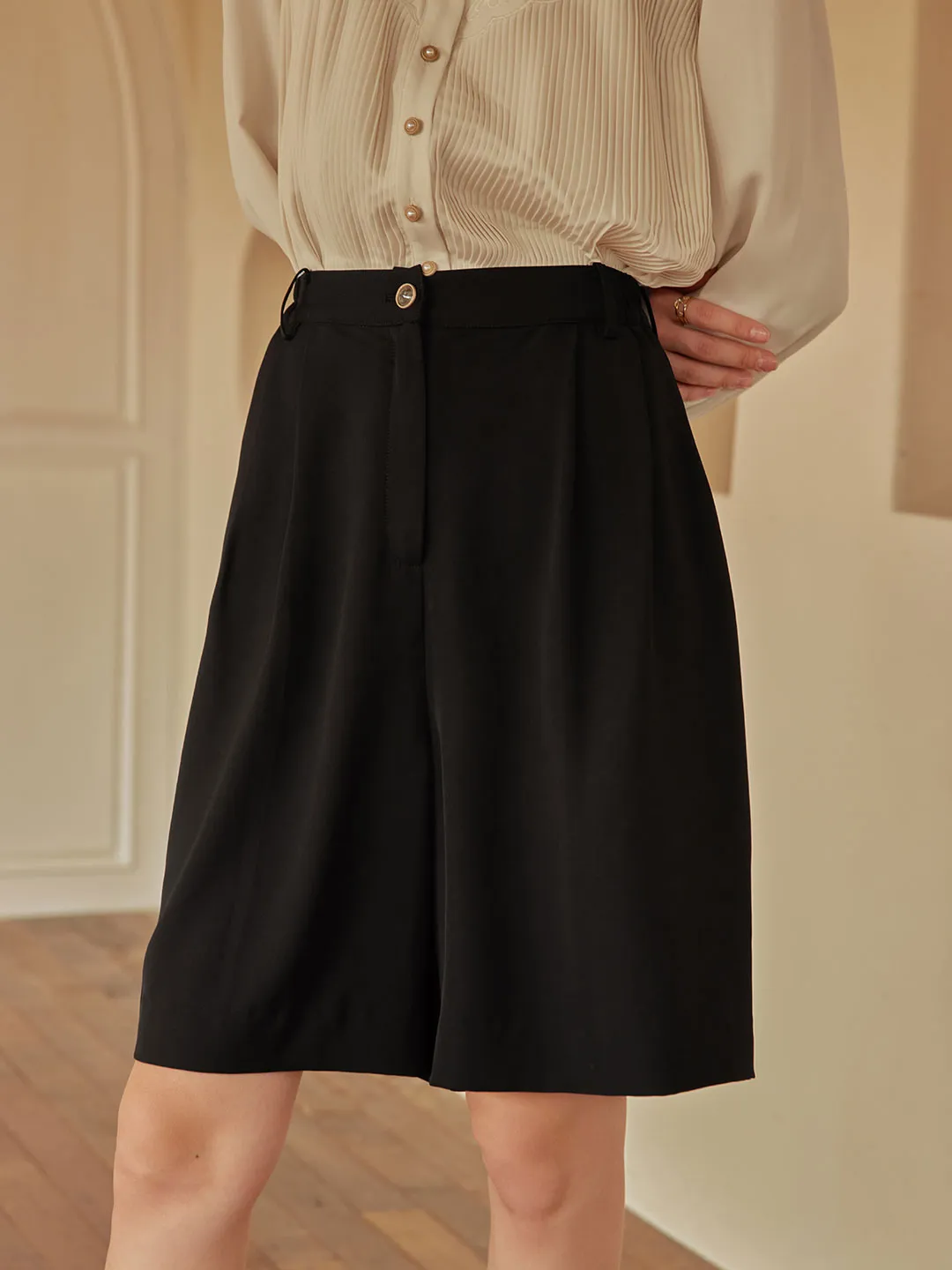 Daiki Chiffon Straight Shorts
